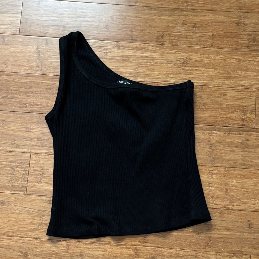 SHEIN Black Asymmetrical Ribbed Tank Top